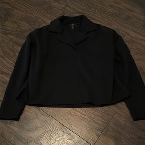 Black Cropped velvet blouse